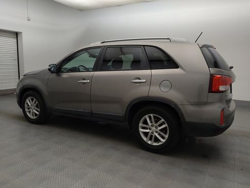 Used 2014 Kia Sorento LX image 3