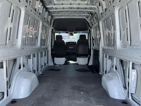 Used 2022 Mercedes-Benz Sprinter 2500 image 20