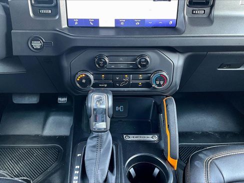 Used 2024 Ford Bronco Badlands image 13