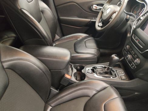 Used 2020 Jeep Cherokee Latitude Plus FWD image 21