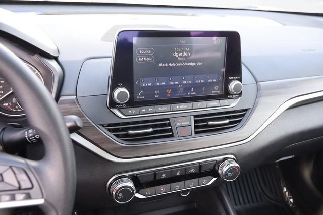 Certified 2025 Nissan Altima 2.5 SV FWD image 15