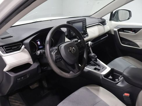Used 2021 Toyota RAV4 XLE AWD/4WD image 14