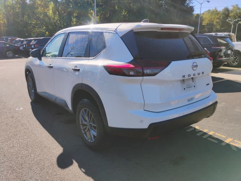 Used 2024 Nissan Rogue S AWD/4WD image 4