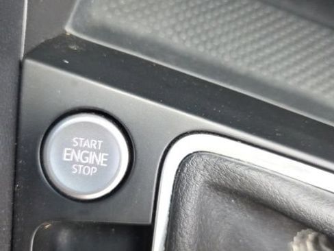Used 2022 Volkswagen Jetta SEL FWD image 40