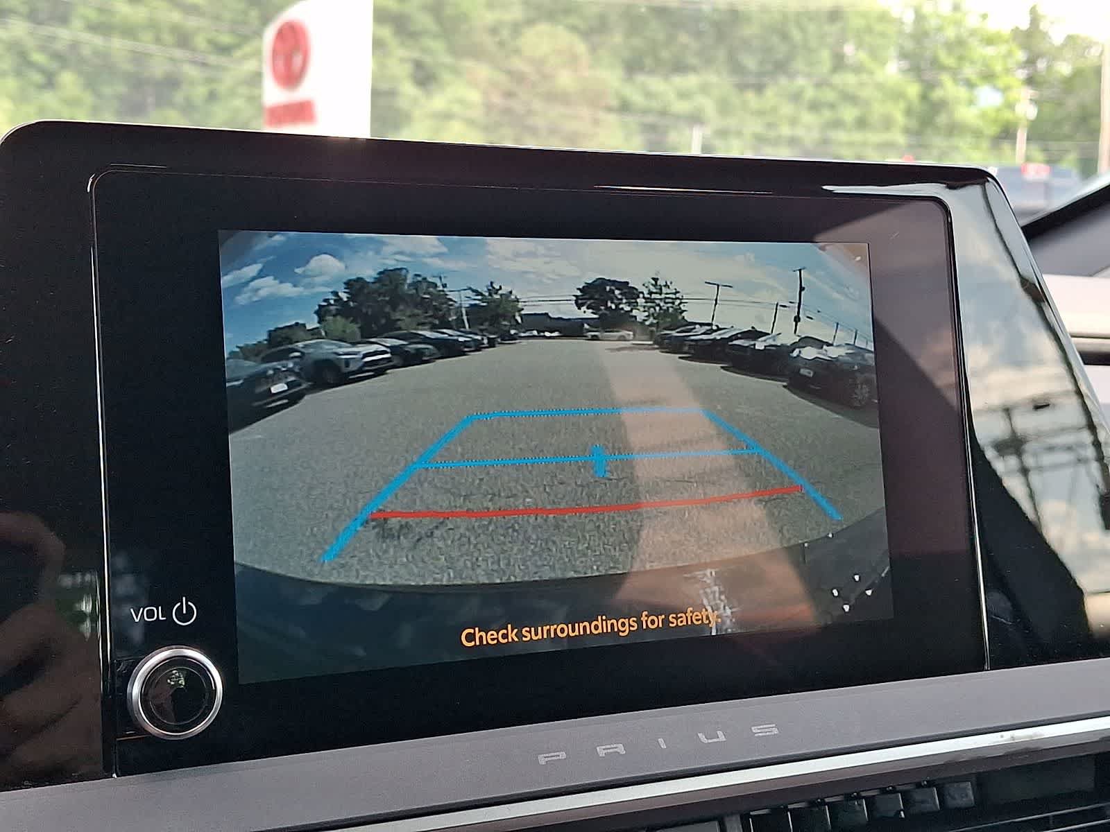 Certified 2025 Toyota Prius LE FWD image 20