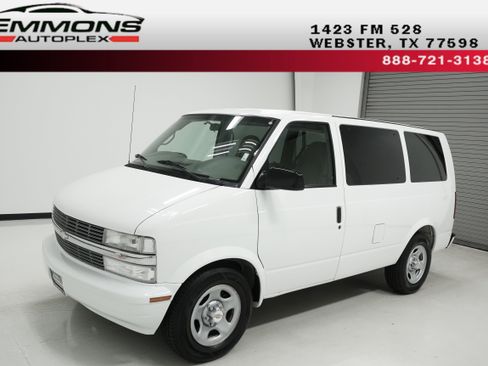 Used 2003 Chevrolet Astro image 1