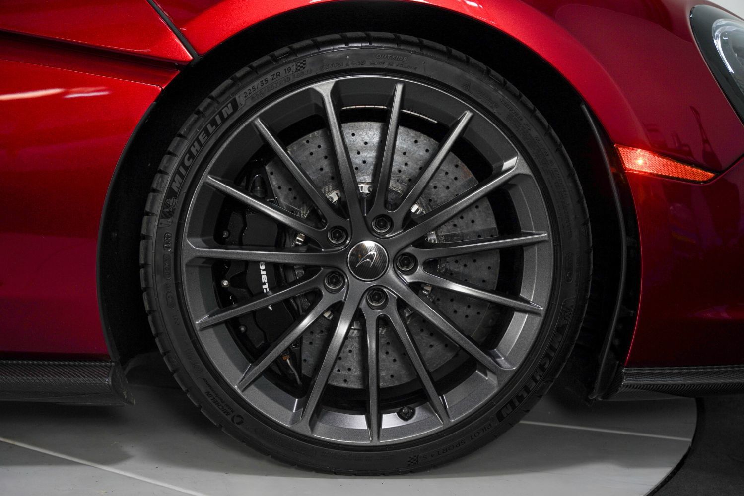 Used 2017 McLaren 570S RWD image 26
