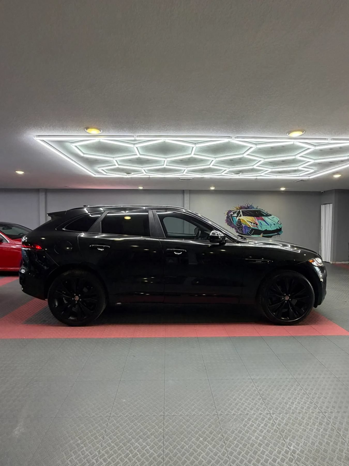 Used 2018 Jaguar F-PACE R-Sport AWD/4WD image 7