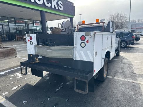 Used 2013 Ford F550 2WD Crew Cab Super Duty w/ Payload Upgrade Pkg image 8