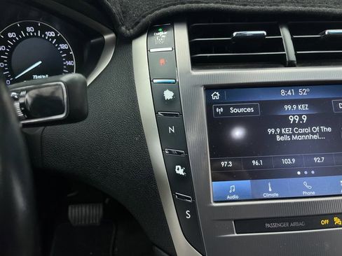 Used 2020 Lincoln MKZ image 15