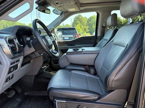 Used 2022 Ford F150 Lariat w/ Equipment Group 501A Mid AWD/4WD image 9