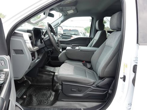 Used 2024 Ford F250 XLT w/ FX4 Off-Road Package AWD/4WD image 13