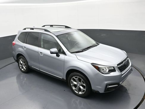 Used 2017 Subaru Forester 2.5i Touring w/ Popular Package #2 image 29