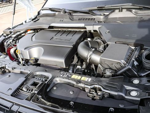 New 2026 Land Rover Range Rover Evoque Dynamic SE image 40