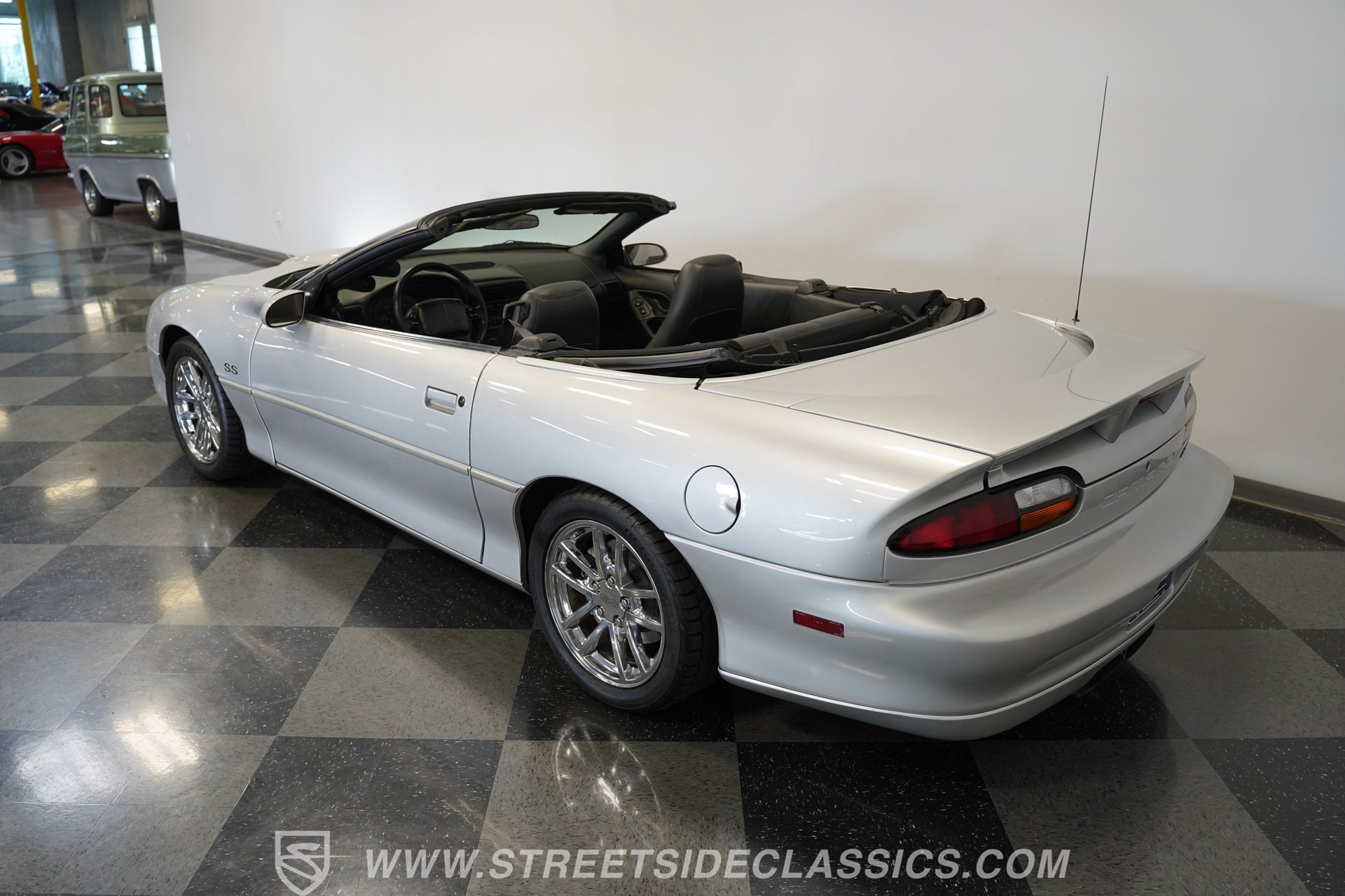 Used 2002 Chevrolet Camaro Z28 w/ SS Performance/Appearance Pkg RWD image 12