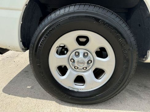 Used 2022 Nissan Titan S RWD image 9