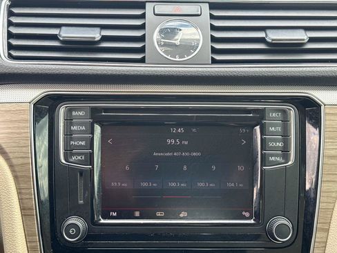 Used 2017 Volkswagen Passat 1.8T SE image 25