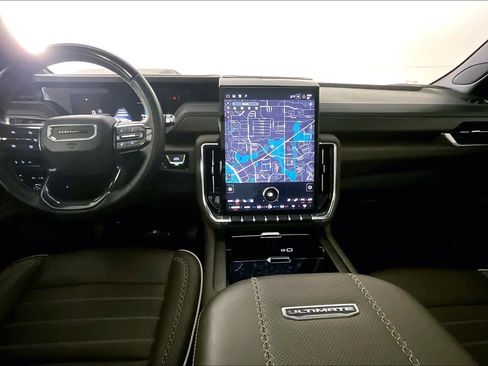 Certified 2025 GMC Yukon XL Denali Ultimate w/ LPO, Floor Liner Package AWD/4WD image 15