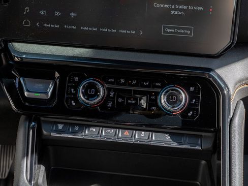 Used 2024 GMC Sierra 2500 AT4 w/ AT4 Premium Plus Package image 24