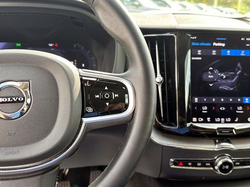 Certified 2025 Volvo XC60 B5 Plus image 27