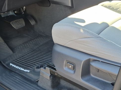 Used 2026 Toyota Tacoma SR5 AWD/4WD image 17