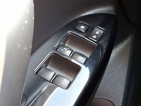 Used 2023 Mitsubishi Eclipse Cross LE image 31