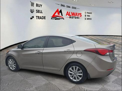Used 2015 Hyundai Elantra SE w/ Option Group 02 FWD image 3