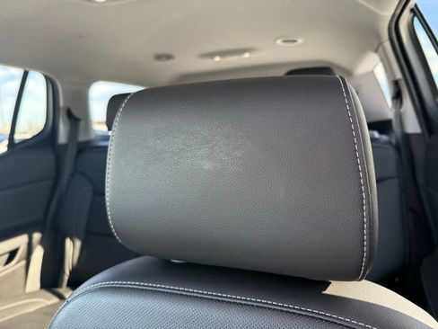 Used 2023 GMC Acadia SLT w/ Technology Package image 28