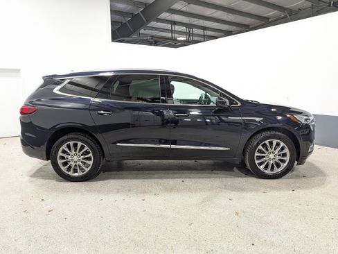 Used 2020 Buick Enclave Premium w/ Sun and Sites Package image 2