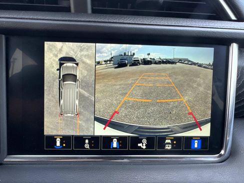 Used 2022 GMC Yukon XL Denali image 31