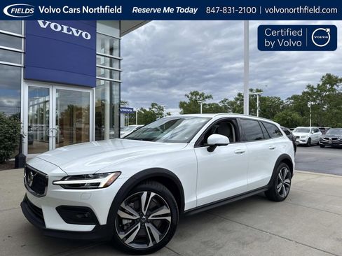 Certified 2025 Volvo V60 B5 Cross Country Plus w/ Protection Package Premier AWD/4WD image 1