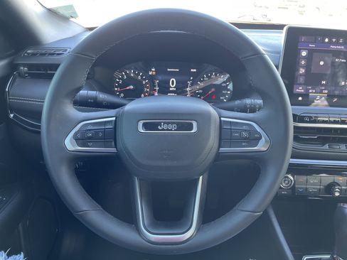 Used 2024 Jeep Compass Latitude w/ Altitude Special Edition image 17