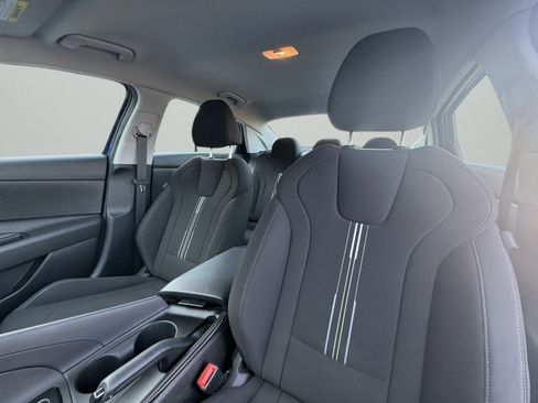 Used 2023 Hyundai Elantra SEL image 4