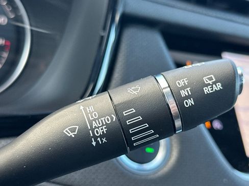 Used 2025 Cadillac XT5 Premium Luxury image 39