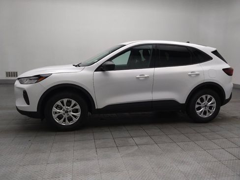Used 2025 Ford Escape Active AWD/4WD image 2