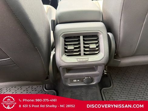 Used 2023 Volkswagen Tiguan SE FWD image 33