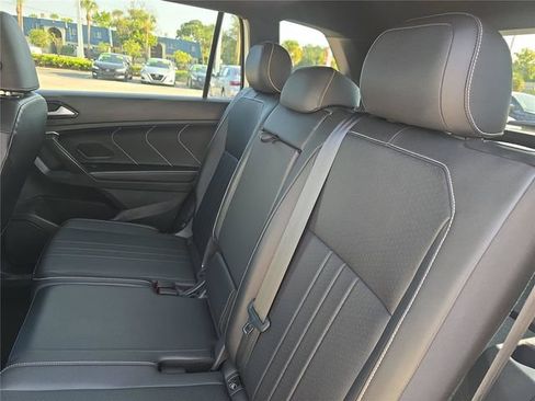 Used 2023 Volkswagen Tiguan SE R-Line FWD image 11