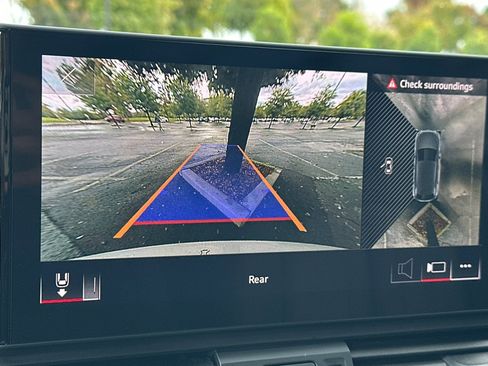 Used 2021 Audi Q5 Premium Plus w/ Premium Plus Package image 25