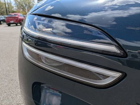 Used 2025 Genesis G70 2.5T AWD/4WD image 11