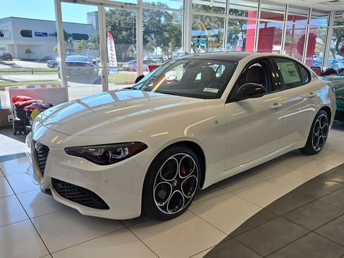 New 2024 Alfa Romeo Giulia Ti image 2