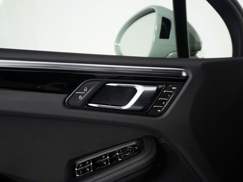New 2026 Porsche Macan image 20