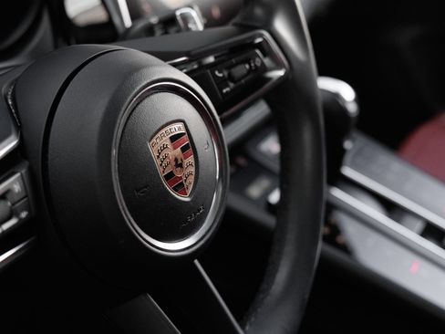 Certified 2023 Porsche Macan S AWD/4WD image 19
