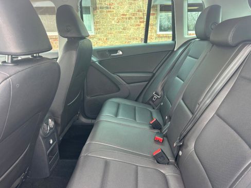 Used 2012 Volkswagen Tiguan S FWD image 19