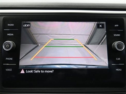 Used 2021 Volkswagen Atlas SE image 3