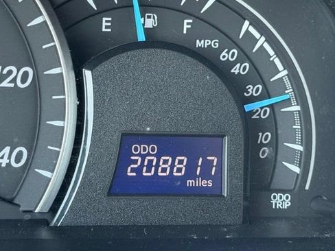 Used 2012 Toyota Camry LE FWD image 16