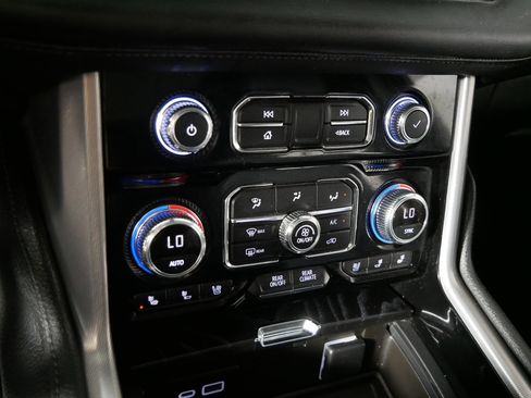 Used 2022 GMC Yukon Denali image 23