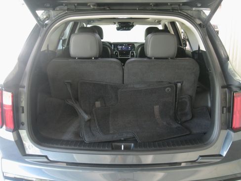 Used 2023 Kia Sorento SX image 21