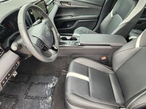 Used 2026 Toyota Camry SE w/ Multimedia Upgrade Package FWD image 9