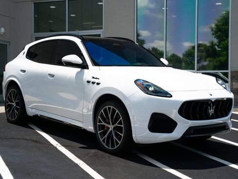 Used 2023 Maserati Grecale Modena AWD/4WD image 8
