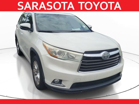 Used 2016 Toyota Highlander Limited Platinum AWD/4WD image 1